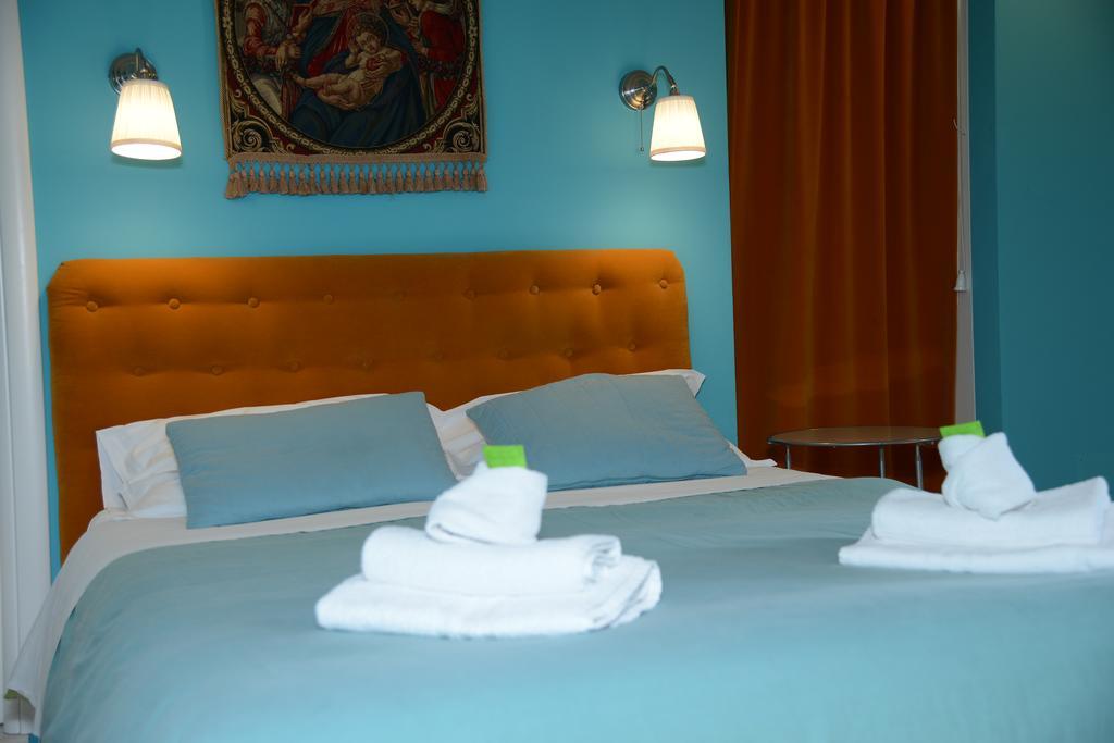 B&B Aurora Domus D'A-Mare เปซาโร ภายนอก รูปภาพ