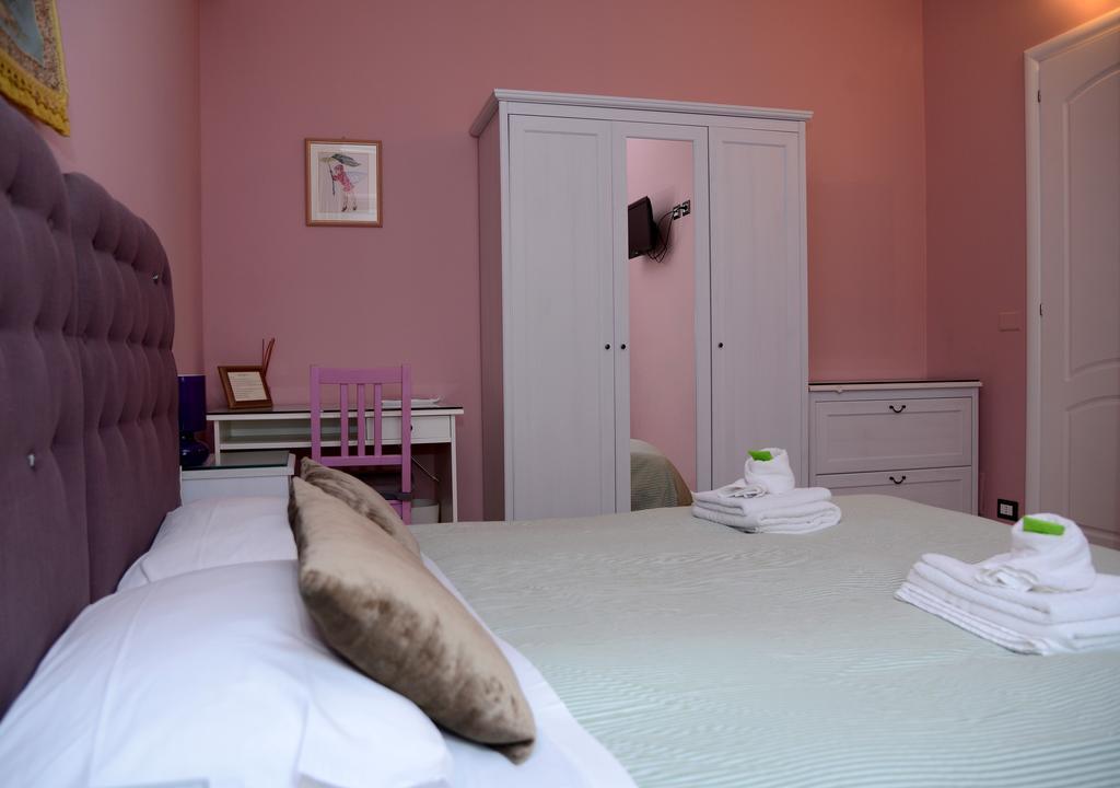 B&B Aurora Domus D'A-Mare เปซาโร ภายนอก รูปภาพ
